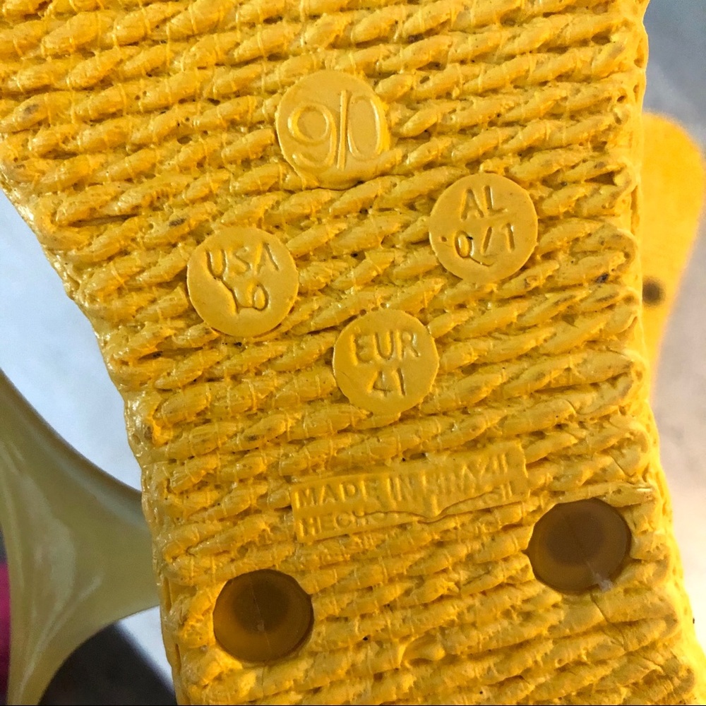 3/$20 Ragg yellow flip flops - Picture 7 of 8